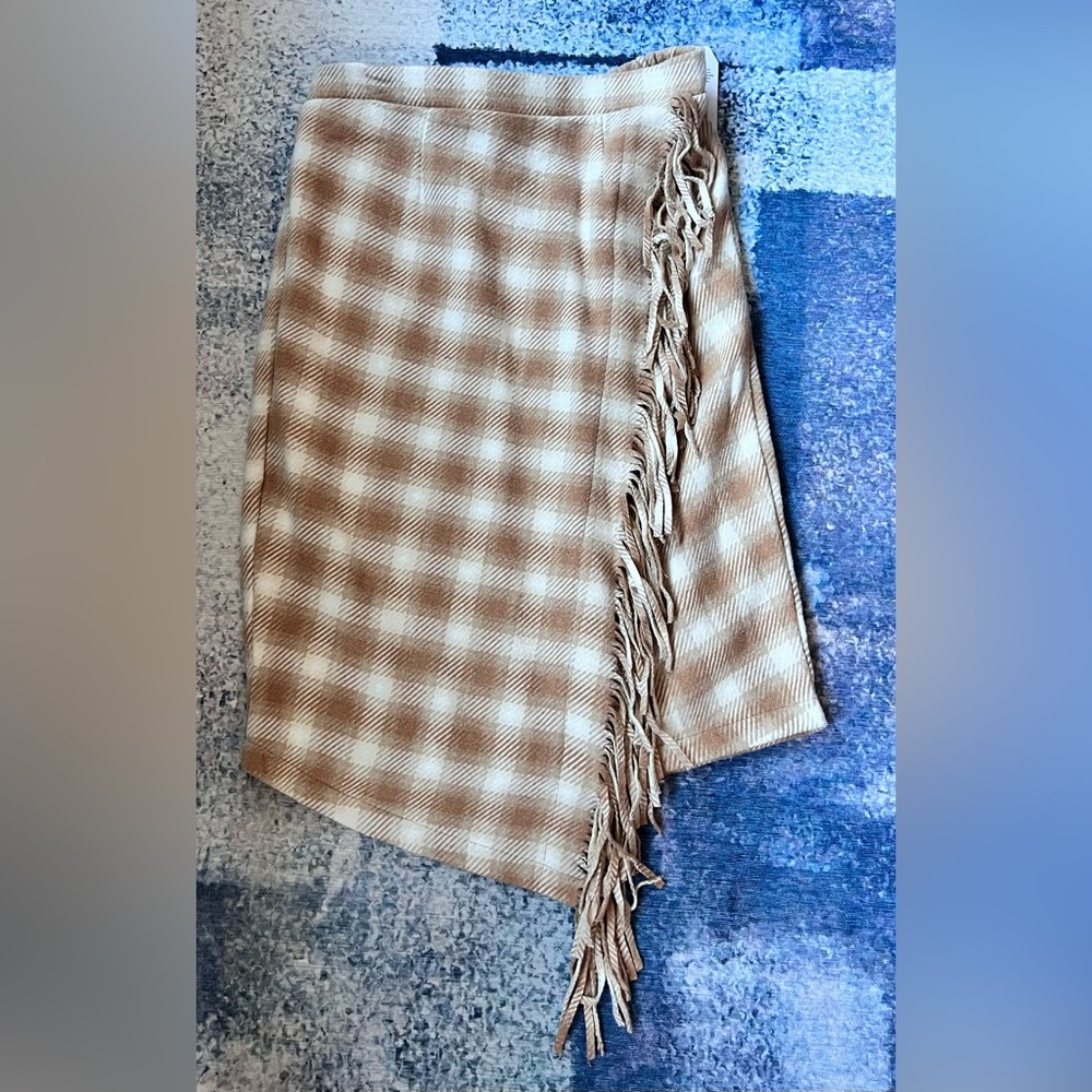 Fringe fall skirt